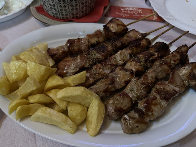 Opinii despre Ταβέρνα «Η Δάφνη» în Λουτρά Λουτρακίου - Γαστρονομία και φιλοξενία