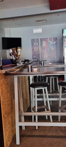 Ακτή Θεμιστοκλέους 86, Σελήνια 189 02