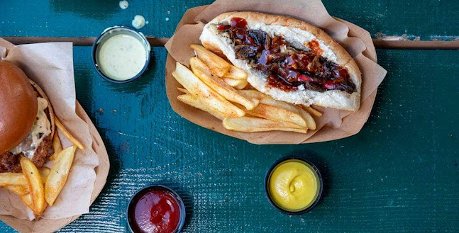 Theios - Strictly Gourmet Street Food - Γαστρονομία και φιλοξενία