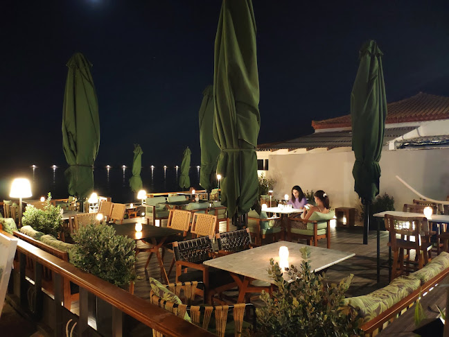 Charoite All Day Bar/Restaurant