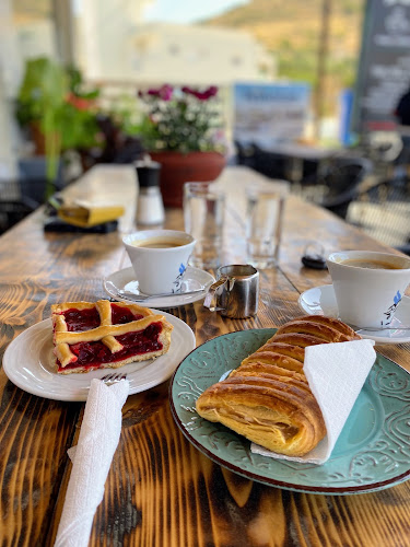 Opinii despre Ζουριδάκης Αρτοποιΐα-Ζαχαροπλαστική în Πιτσίδια - Γαστρονομία και φιλοξενία