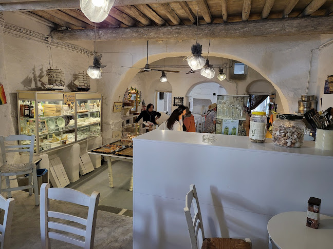 Gioras Wood Medieval Mykonian Bakery - Μύκονος