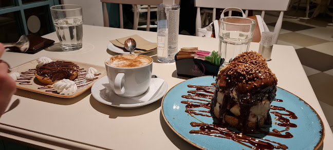 Καφές - Γλυκά Χαλάνδρι Beverley - Χαλάνδρι