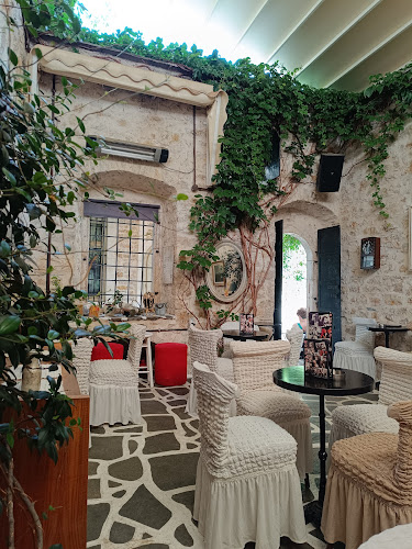 MONTAGE - Γαστρονομία και φιλοξενία