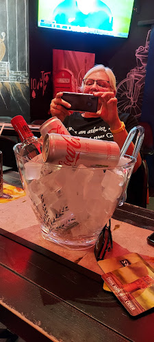 Opinii despre Busters Bar în Αλικανάς - Γαστρονομία και φιλοξενία