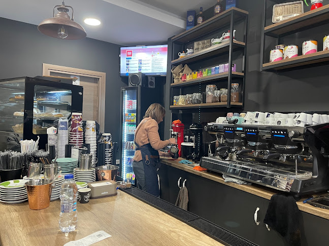 Central Coffee&Breaks - Γαστρονομία και φιλοξενία