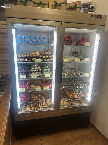 Παραδοσιακά Γλυκά Αράχωβας Παπαστάθη