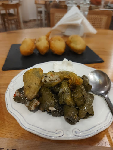 Μεράστρι - Γαστρονομία και φιλοξενία