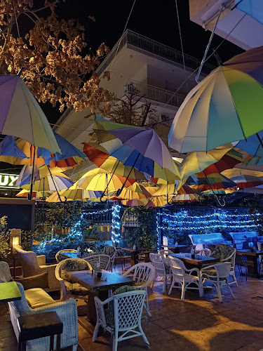 Opinii despre LUX Cafe-bar în Παλλήνη - Γαστρονομία και φιλοξενία