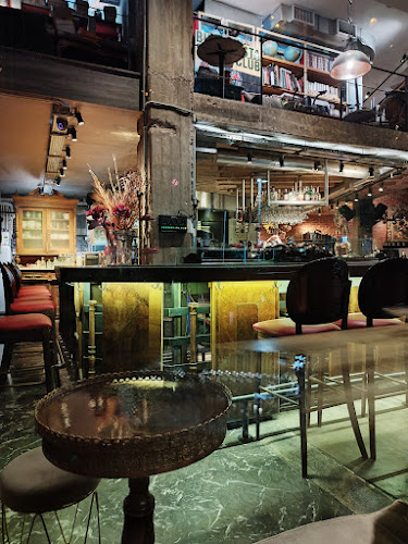 Urban - Ζωγράφου