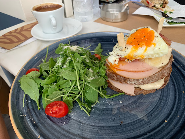 Decimo Coffee & Brunch