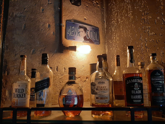 Αίγλη - Γαστρονομία και φιλοξενία