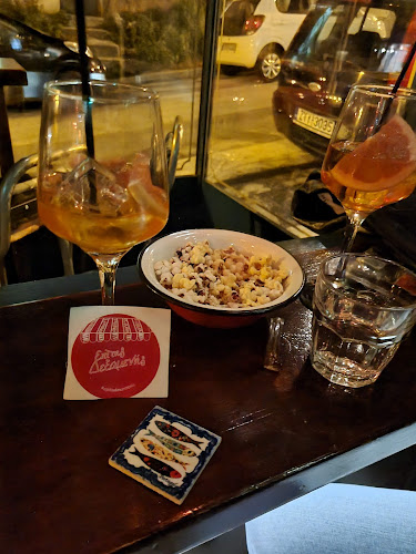 Επί της Δεξαμενής - Γαστρονομία και φιλοξενία