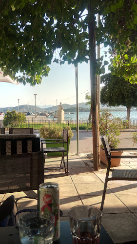 Περραιβού 4, Βόλος 382 22