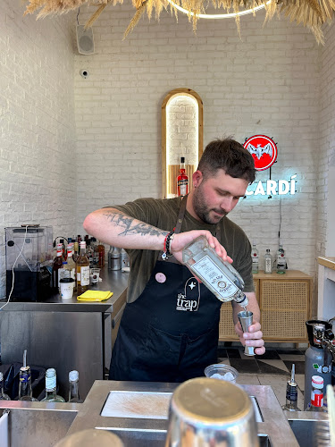 The Trap - Γαστρονομία και φιλοξενία