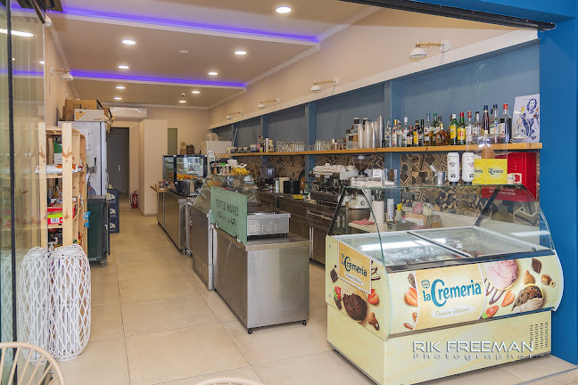 Opinii despre COFFEE WAVES în Νέα Καλλικράτεια - Γαστρονομία και φιλοξενία