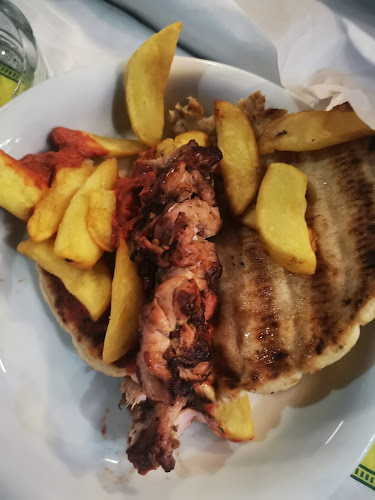 "Τα αδέρφια" Κοτόπουλα στα κάρβουνα - Γαστρονομία και φιλοξενία