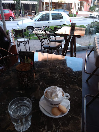 Opinii despre Central Cafe Bar în Λουτράκι - Γαστρονομία και φιλοξενία