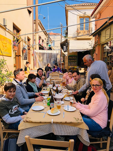 Εστιατόριο Τα Καραφάκια - Γαστρονομία και φιλοξενία