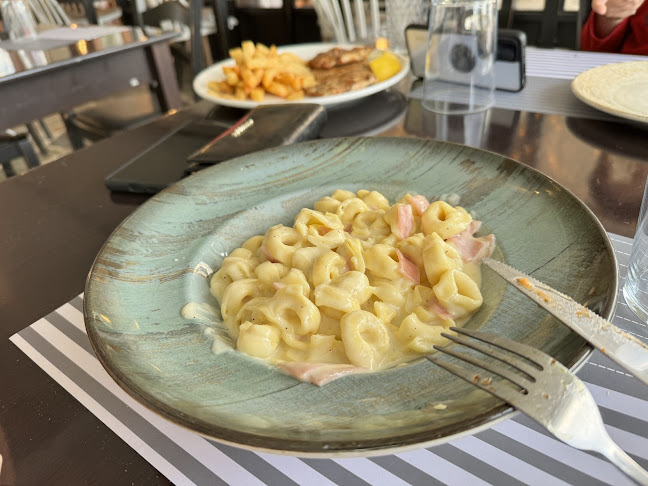 Abona Kamena Vourla - Γαστρονομία και φιλοξενία