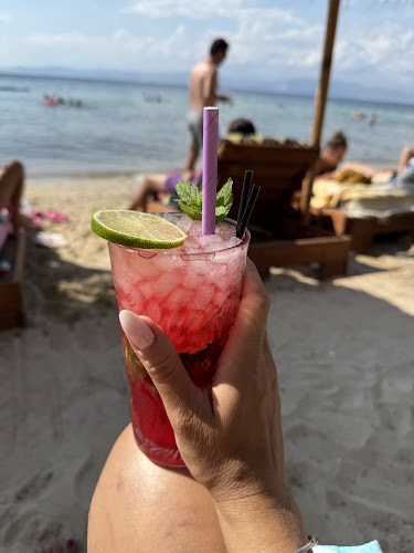 Comentarii opinii despre Pachis Beach Bar