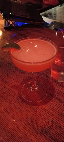 Old Habits - Αιγάλεω