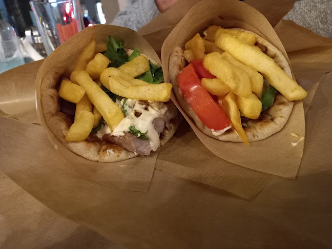 Opinii despre Γεύσεις ...στη λαδόκολλα în Ελευσίνα - Γαστρονομία και φιλοξενία