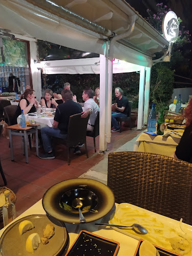 Άσπρο Άλογο Ουζερί-Ψαροταβέρνα - Γαστρονομία και φιλοξενία