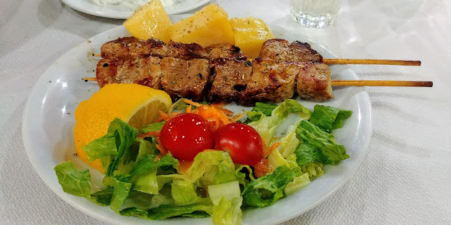 Στο καρφί και στο Πέταλο (Sto Karfi Kai Sto Petalo)