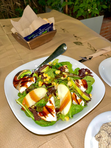 Τα κοτόπουλα του Τάκη - Γαστρονομία και φιλοξενία