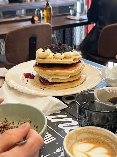 Comentarii opinii despre The Underdog® Flagship Store Thissio