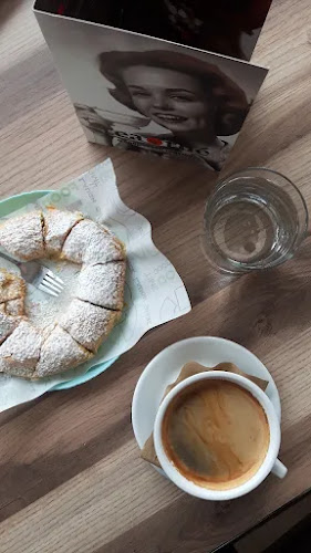 Opinii despre Λιόντας Καφέ Πρωινό Γλυκό în Αντιφίλιπποι - Γαστρονομία και φιλοξενία