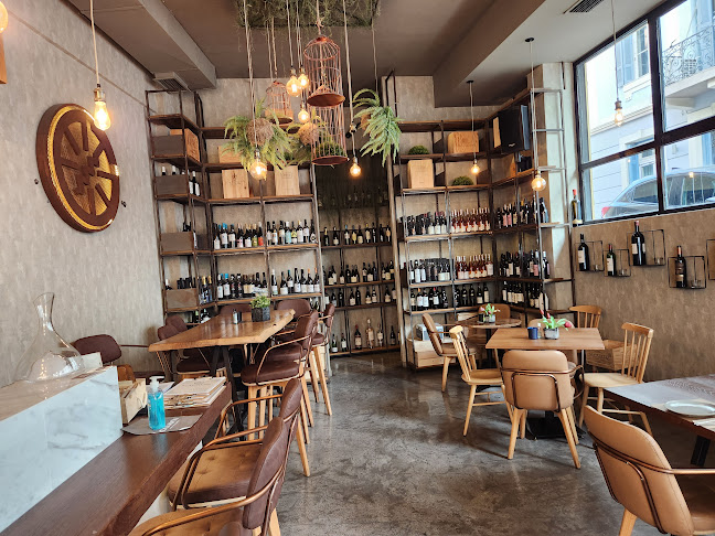 Caravin Wine & Wanderlust - Γαστρονομία και φιλοξενία