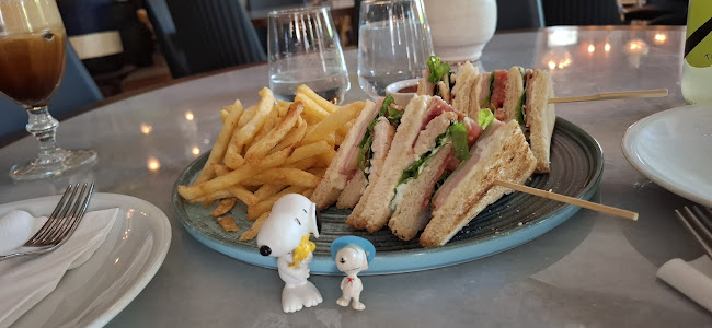 Αγγέλου Μεταξά 11, Πειραιάς 185 34