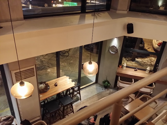 VELO CAFE, ASKLIPIOU KAI 42100, Ομήρου 1, Τρίκαλα 421 00