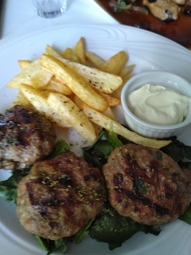 Δουμπιώτου 2, Πολύγυρος 631 00