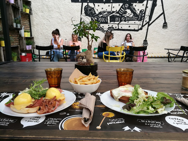 The Underdog® Flagship Store Thissio - Αθήνα