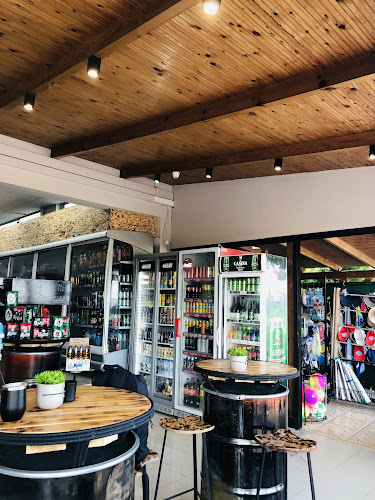 Kastanakis Cafe & Market - Καρτερός