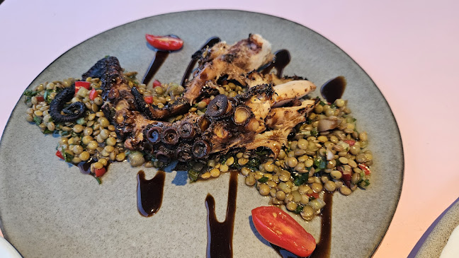 Αυλή - Γαστρονομία και φιλοξενία