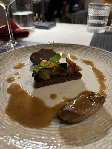 Οινόα - Γαστρονομία και φιλοξενία