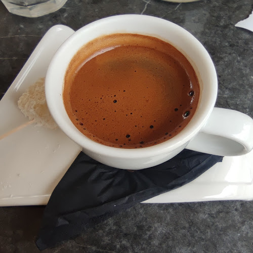 Comentarii opinii despre Rivo All Day Cafe Bar