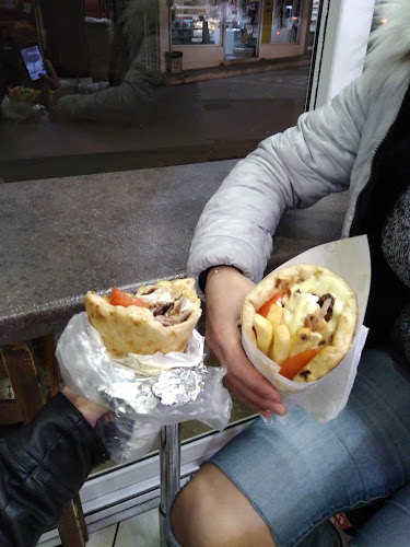 Γυράτο - Γαστρονομία και φιλοξενία