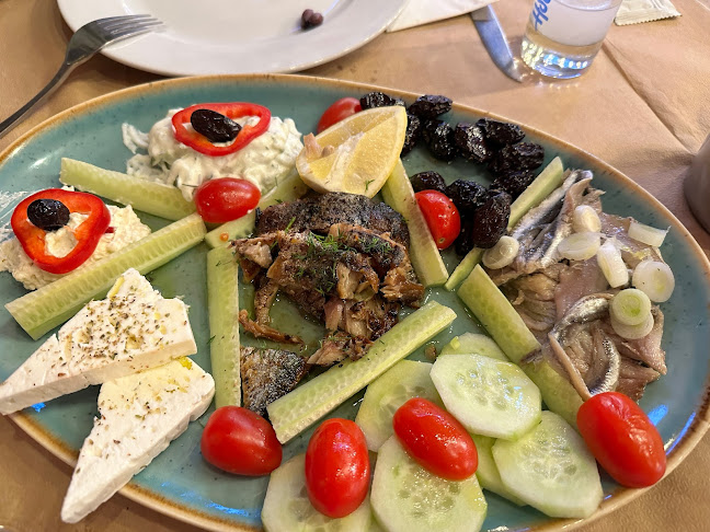 Opinii despre ΘΑΣΙΩΝ ΣΥΜΠΟΣΙΟ-THASSIAN SYMPOSIUM în Λιμενάρια - Γαστρονομία και φιλοξενία