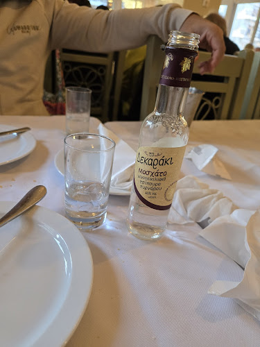 Opinii despre Ουζερί του Καβούρη în Καλαμαριά - Γαστρονομία και φιλοξενία