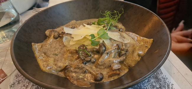 Comentarii opinii despre Belle Amie