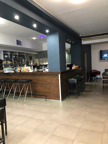 Opinii despre Επίκεντρο Cafe Bar în Κατερίνη - Γαστρονομία και φιλοξενία