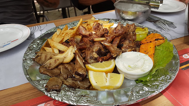 Πολιτεία καί Βίος - Γαστρονομία και φιλοξενία