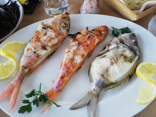 Το λιμάνι μεζεδοπωλείο Λαυριο