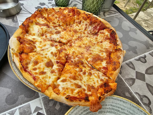 Opinii despre Καφέ Μουσείου Τσιτσάνη în Τρίκαλα - Γαστρονομία και φιλοξενία