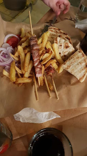 Opinii despre Γεύσεις ...στη λαδόκολλα în Ελευσίνα - Γαστρονομία και φιλοξενία